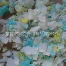 雷军展示折叠机的坟场 :干了8万次跌落 摔了1500多台工程机 花费几千万元